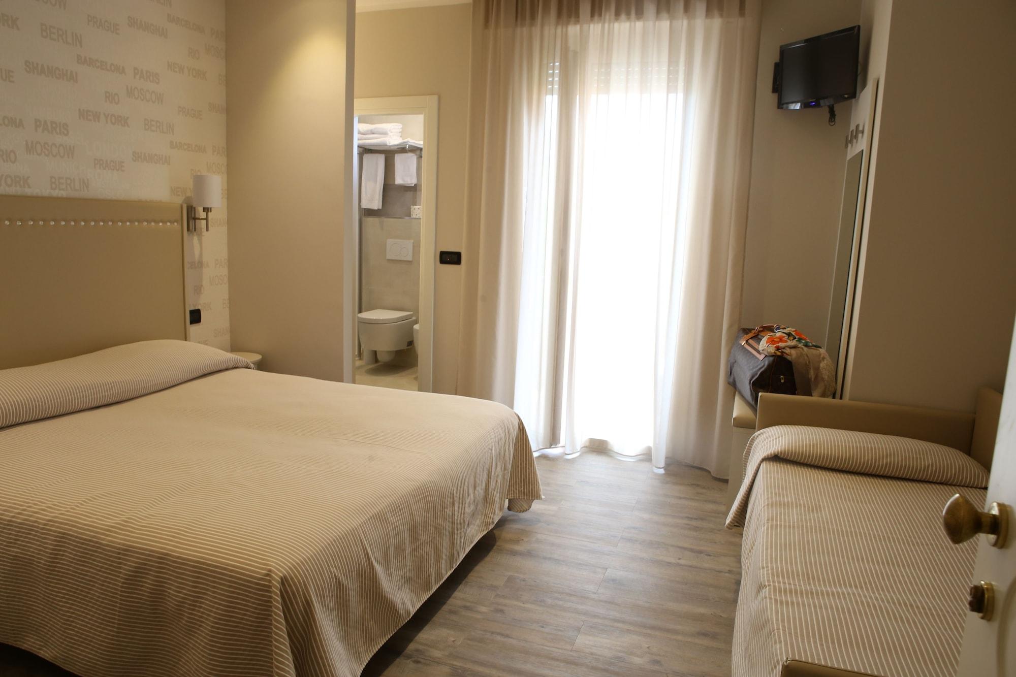 Hotel Piccinelli Римини Екстериор снимка